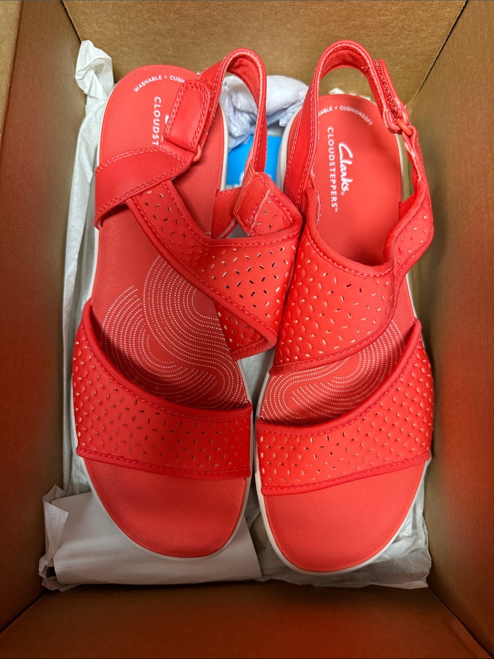 NIB Clarks Women’s Red Cloudsteppers Perforated Strap Sandals